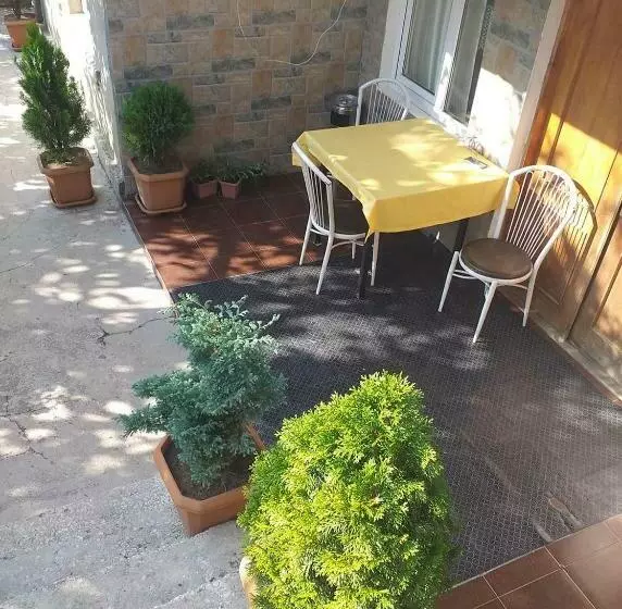Majatalo Nino Apartement Zugdidi