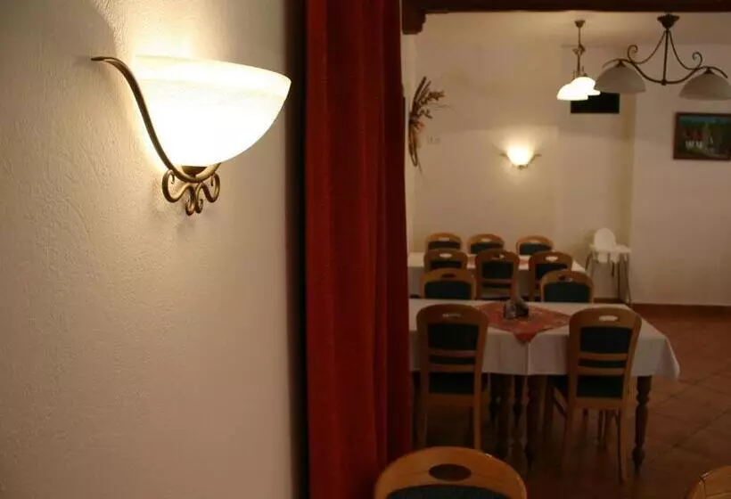 ペンション Penzion U Ráztoky