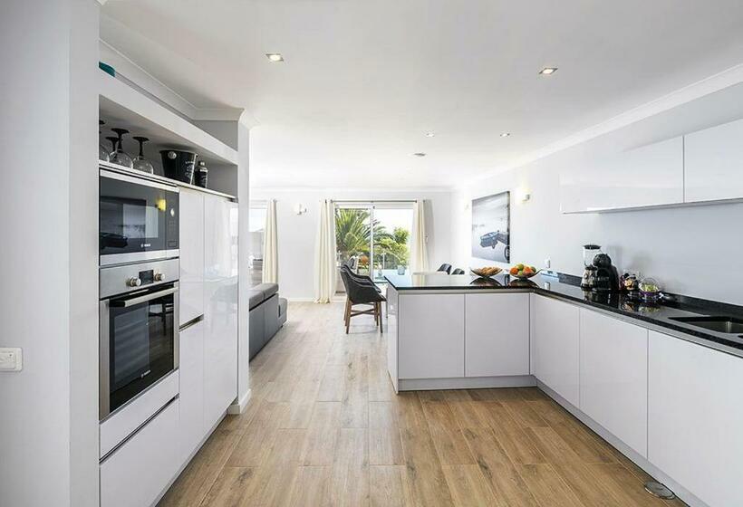 پانسیون Villa Benagil With Stunning Views And Roof Terrace With Private Heated Pool