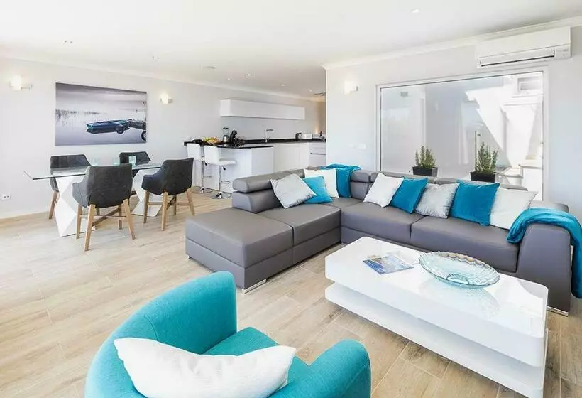 ペンション Villa Benagil With Stunning Views And Roof Terrace With Private Heated Pool