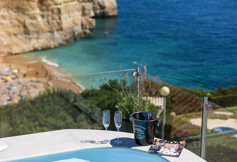 پانسیون Villa Benagil With Stunning Views And Roof Terrace With Private Heated Pool