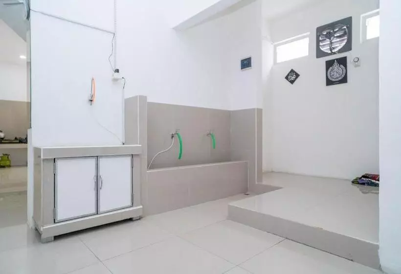 ホテル Koolkost Syariah @ Jl Kelapa Dua Raya Tangerang