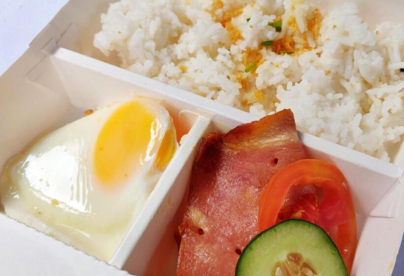 Szálloda Reddoorz @ Jardin Lrt Tayuman Manila