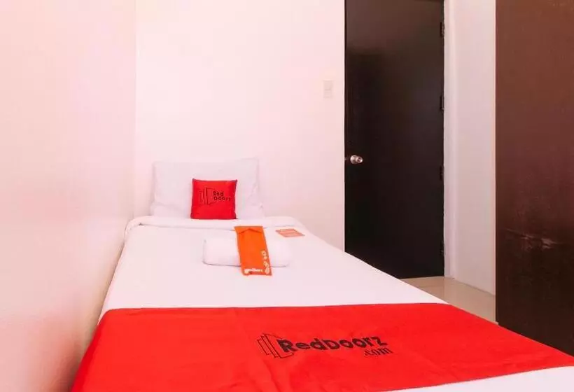 هتل Reddoorz @ Jardin Lrt Tayuman Manila