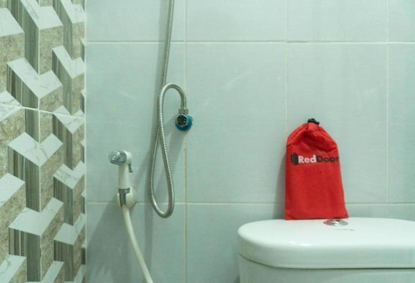 Otel Reddoorz Syariah Near Alun Alun Blitar