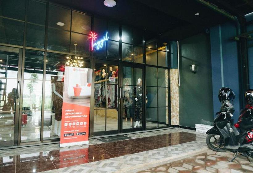 Otel Reddoorz Syariah Near Alun Alun Blitar