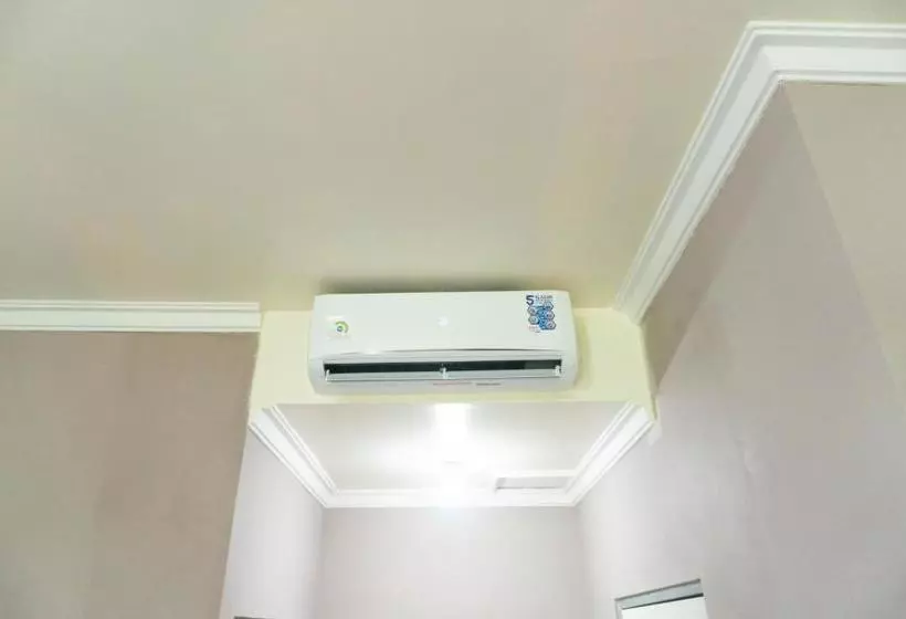 هتل Reddoorz Syariah Near Alun Alun Blitar