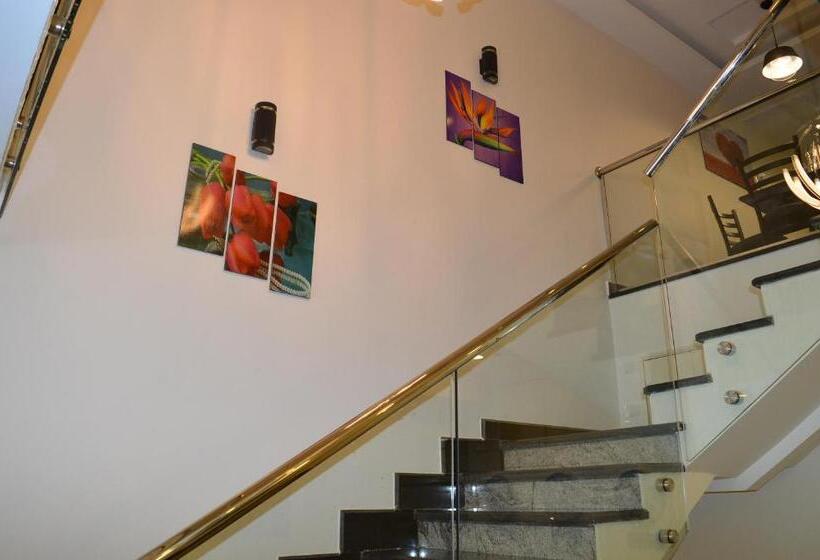 هتل Royal Inn Residence