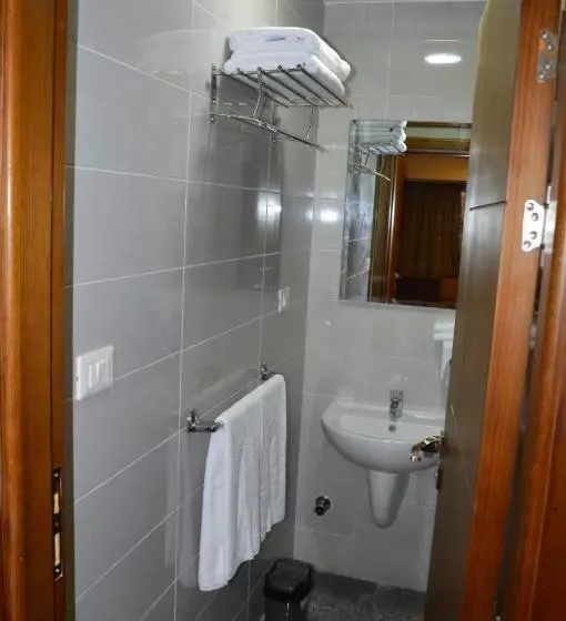 هتل Royal Inn Residence