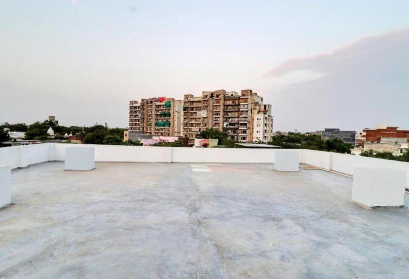 هتل Treebo Grand Town House