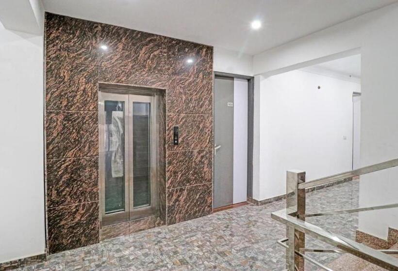 هتل Treebo Grand Town House