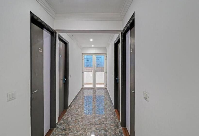 هتل Treebo Grand Town House