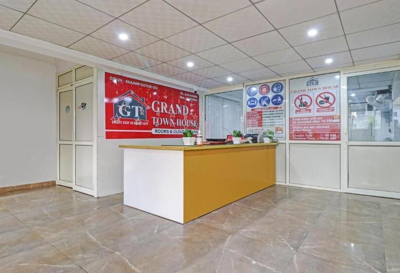 هتل Treebo Grand Town House