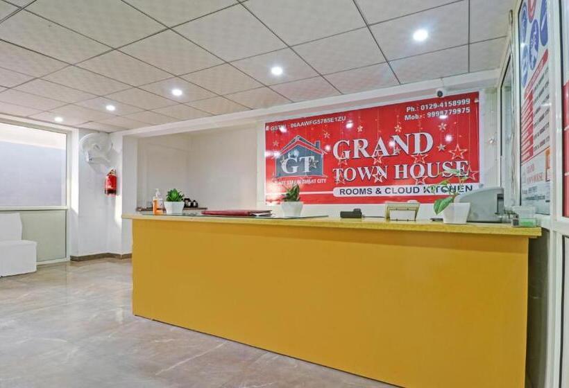 هتل Treebo Grand Town House