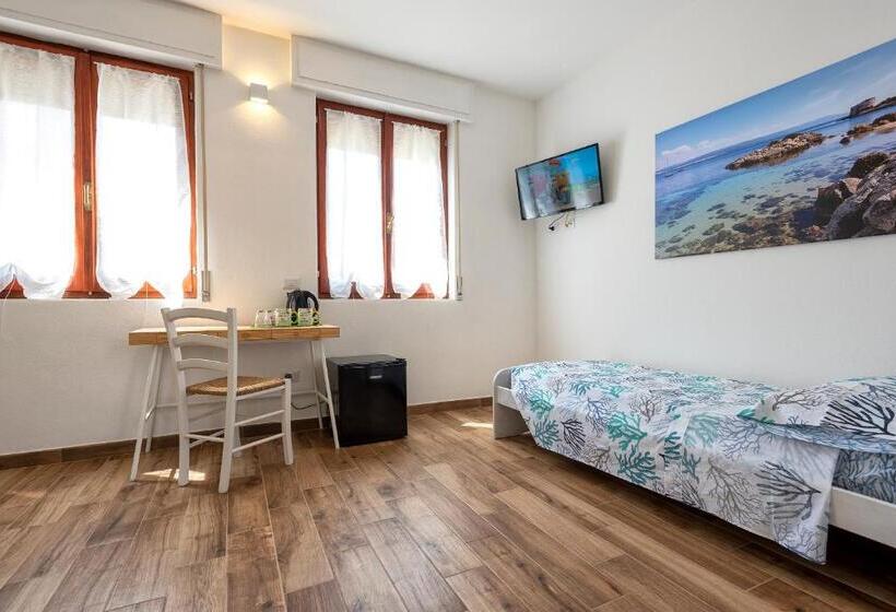 بنسيون Dery Alghero Holiday Rooms