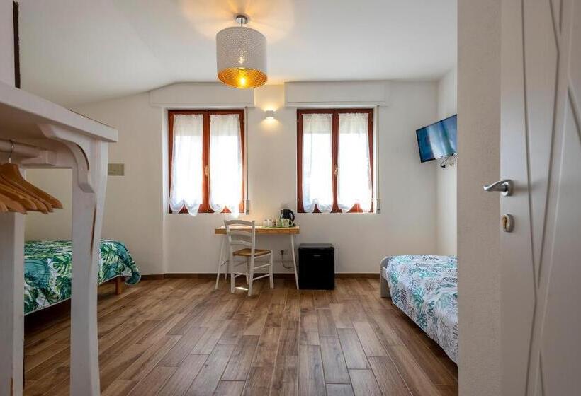 بنسيون Dery Alghero Holiday Rooms