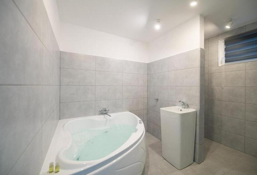 پانسیون Pixel Guesthouse