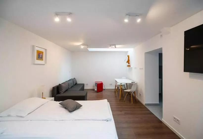 Majatalo Pixel Guesthouse