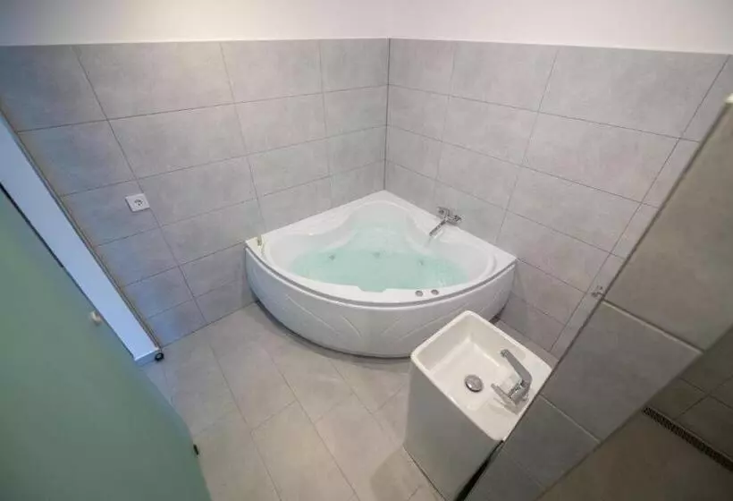 Majatalo Pixel Guesthouse