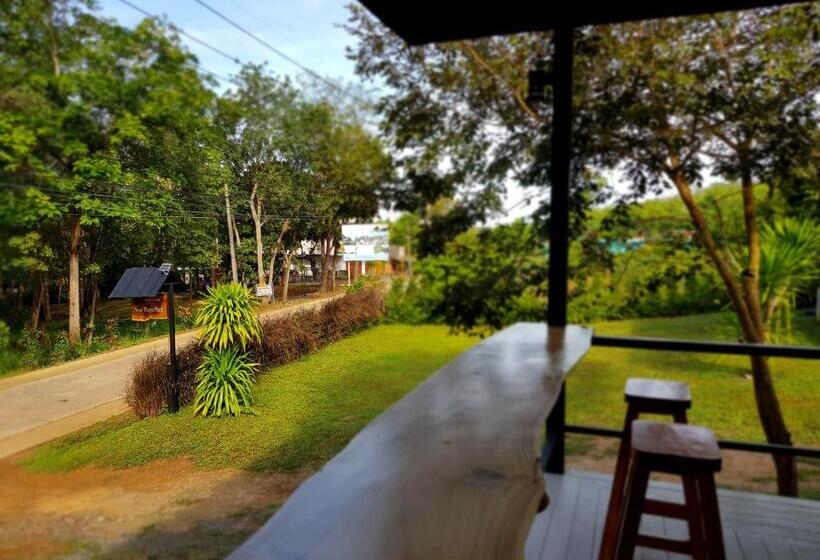 تختخواب و صبحانه Annie Meen S Place Koh Yao Noi