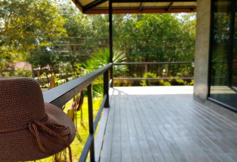 تختخواب و صبحانه Annie Meen S Place Koh Yao Noi