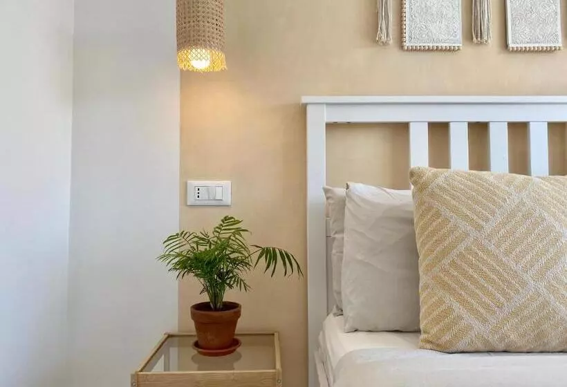تختخواب و صبحانه Pathos Guest House