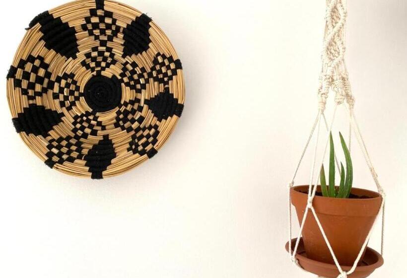 Nocleg ze śniadaniem Pathos Guest House