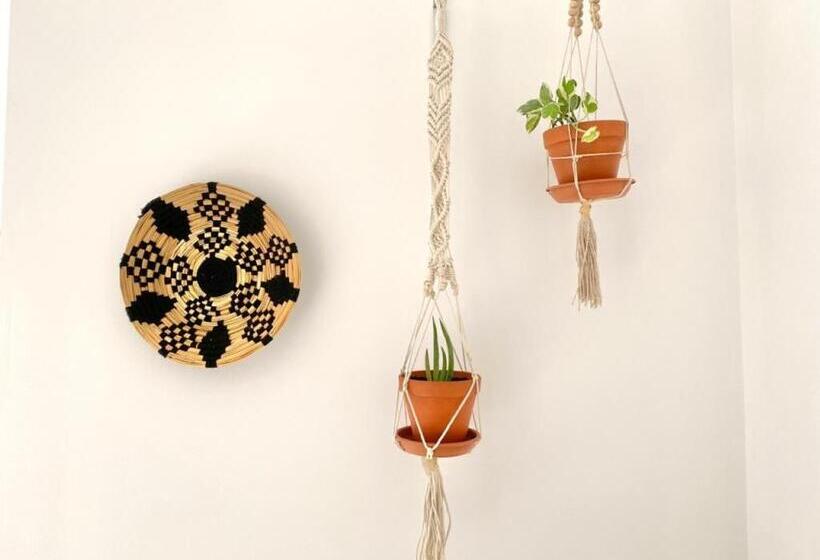 Nocleg ze śniadaniem Pathos Guest House