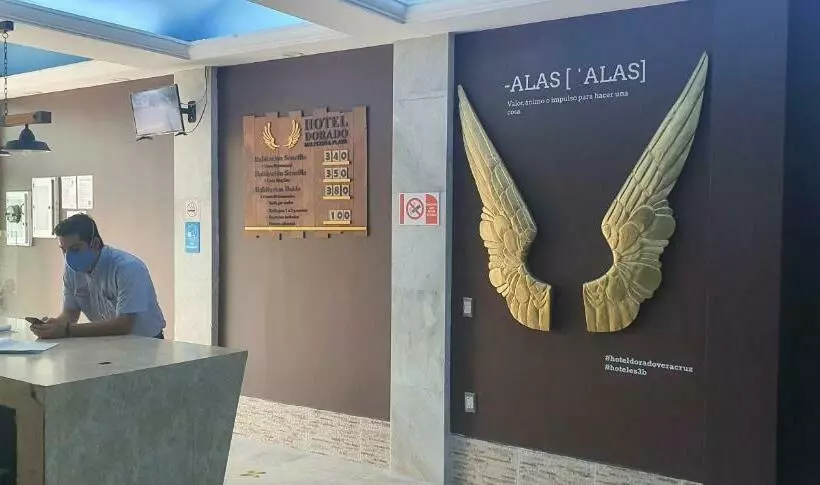 هتل Dorado A Una Calle De Playa Regatas Y El Malecon