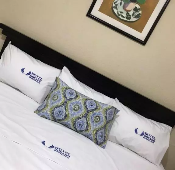 هتل Dorado A Una Calle De Playa Regatas Y El Malecon