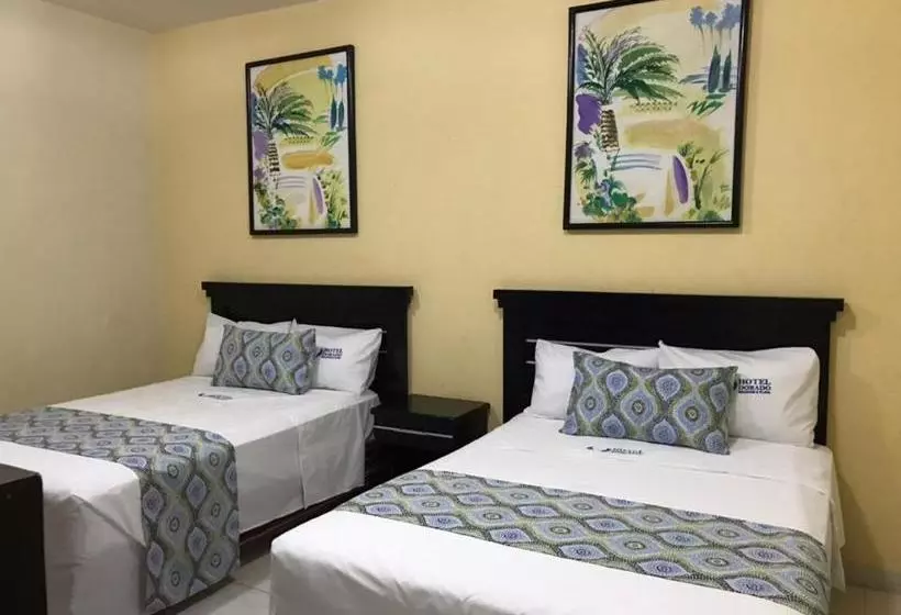 هتل Dorado A Una Calle De Playa Regatas Y El Malecon