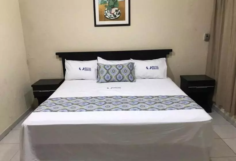 هتل Dorado A Una Calle De Playa Regatas Y El Malecon