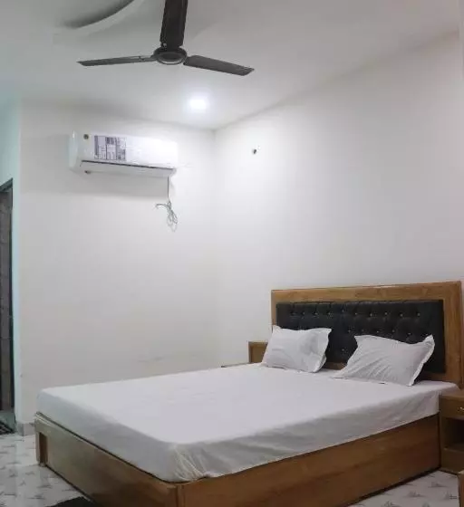ホテル Hari Om By Wb Economy, Nalanda ,bihar