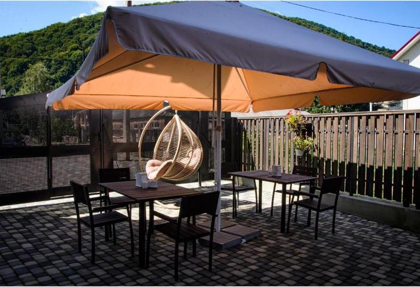 Kolochava Hotel & Restaurant