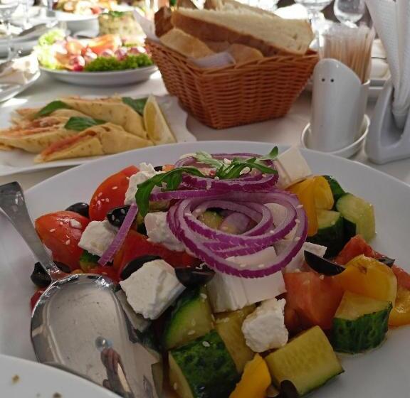 Kolochava Hotel & Restaurant