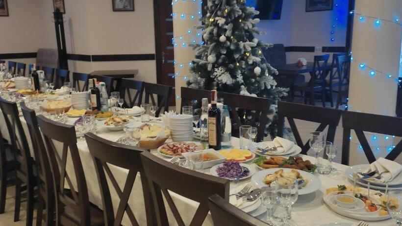 Kolochava Hotel & Restaurant