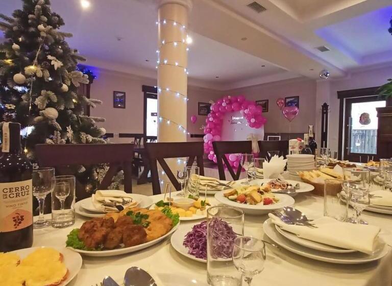 Kolochava Hotel & Restaurant