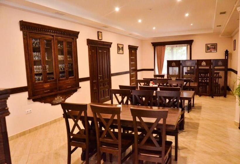 Kolochava Hotel & Restaurant