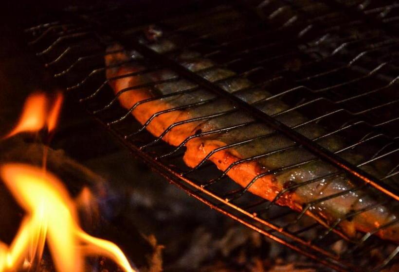 Kolochava Hotel & Restaurant