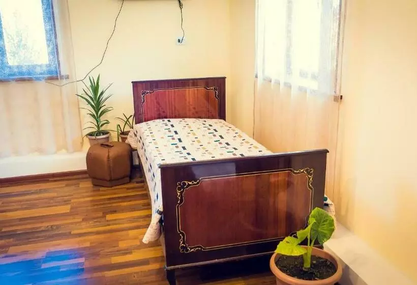 Majatalo Amoj B&b And Guest House