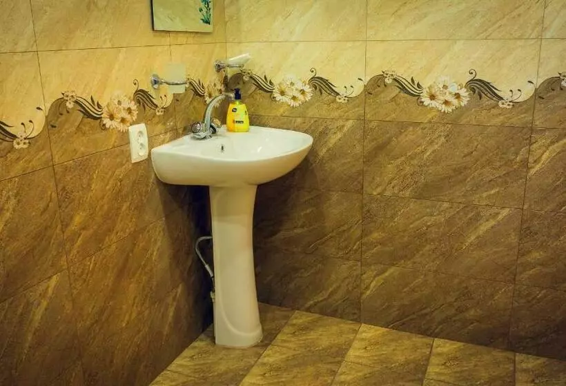 Majatalo Amoj B&b And Guest House