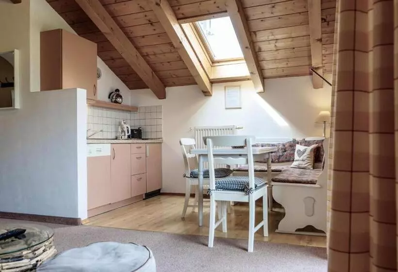 ペンション Gästehaus Quirin