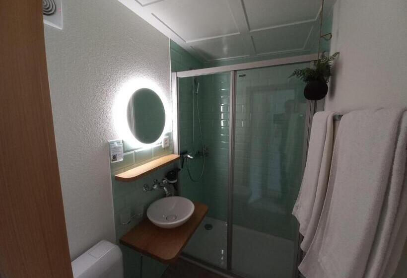 호스텔 Gästezimmer Im Dorfzentrum