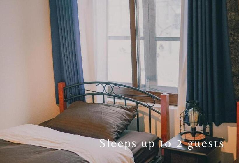 Alberg 石と鉄 House Of Stone And Iron