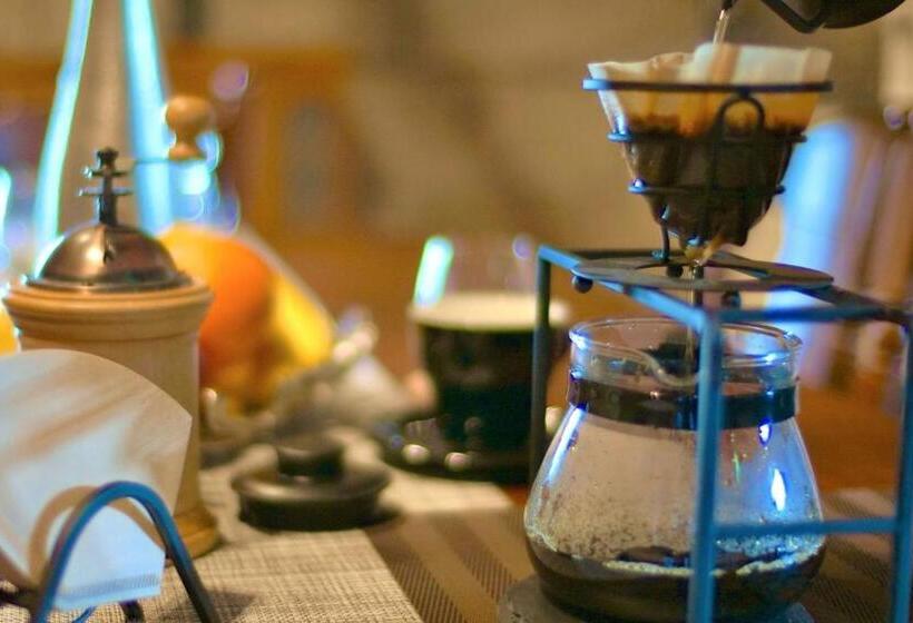 Alberg 石と鉄 House Of Stone And Iron