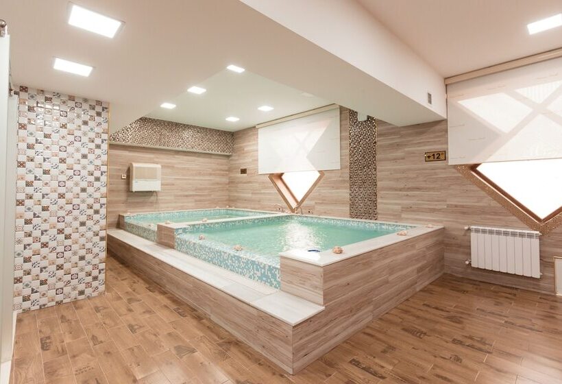 هتل Mariana Trench