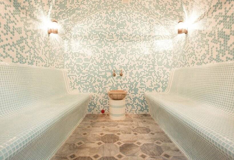 هتل Mariana Trench