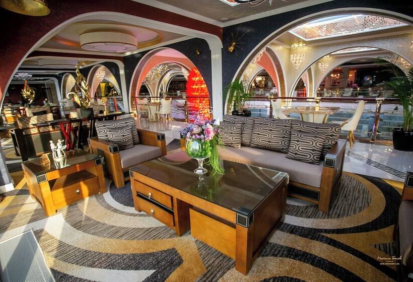 هتل Mariana Trench