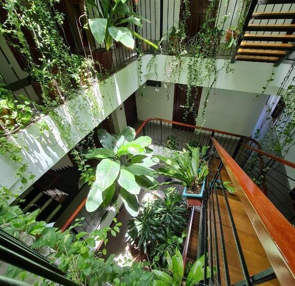 Hotel Nicobar Con Dao