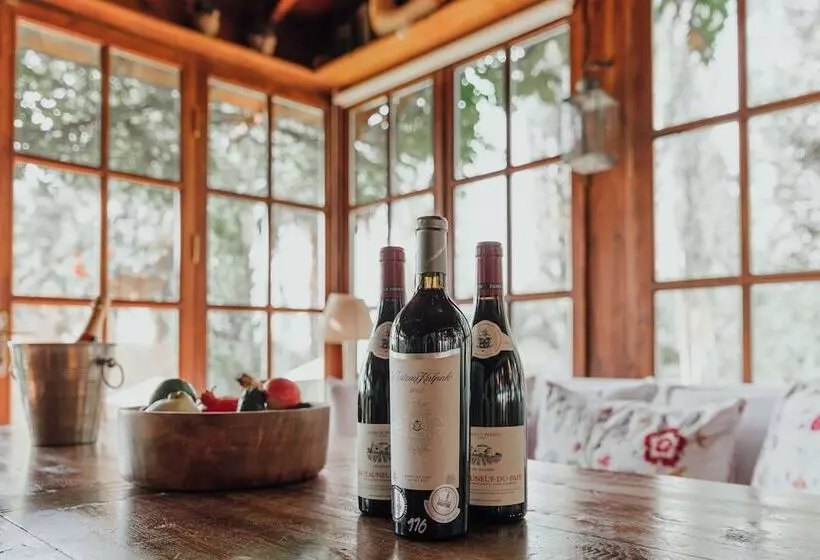 ホテル The Lake House